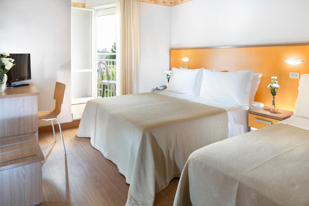 Hotel Sampaoli Белариа-Игеа Марина Екстериор снимка