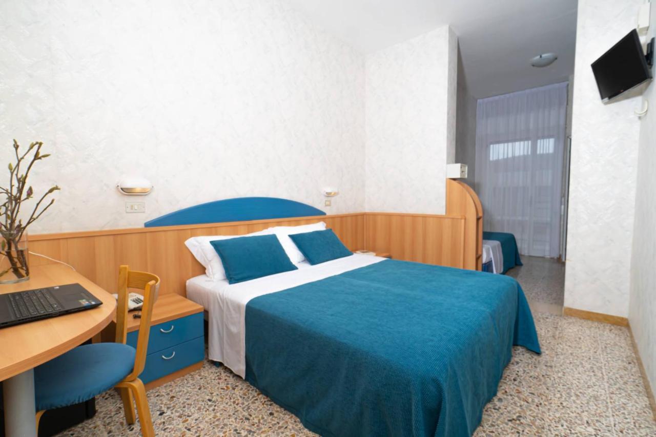 Hotel Sampaoli Белариа-Игеа Марина Екстериор снимка