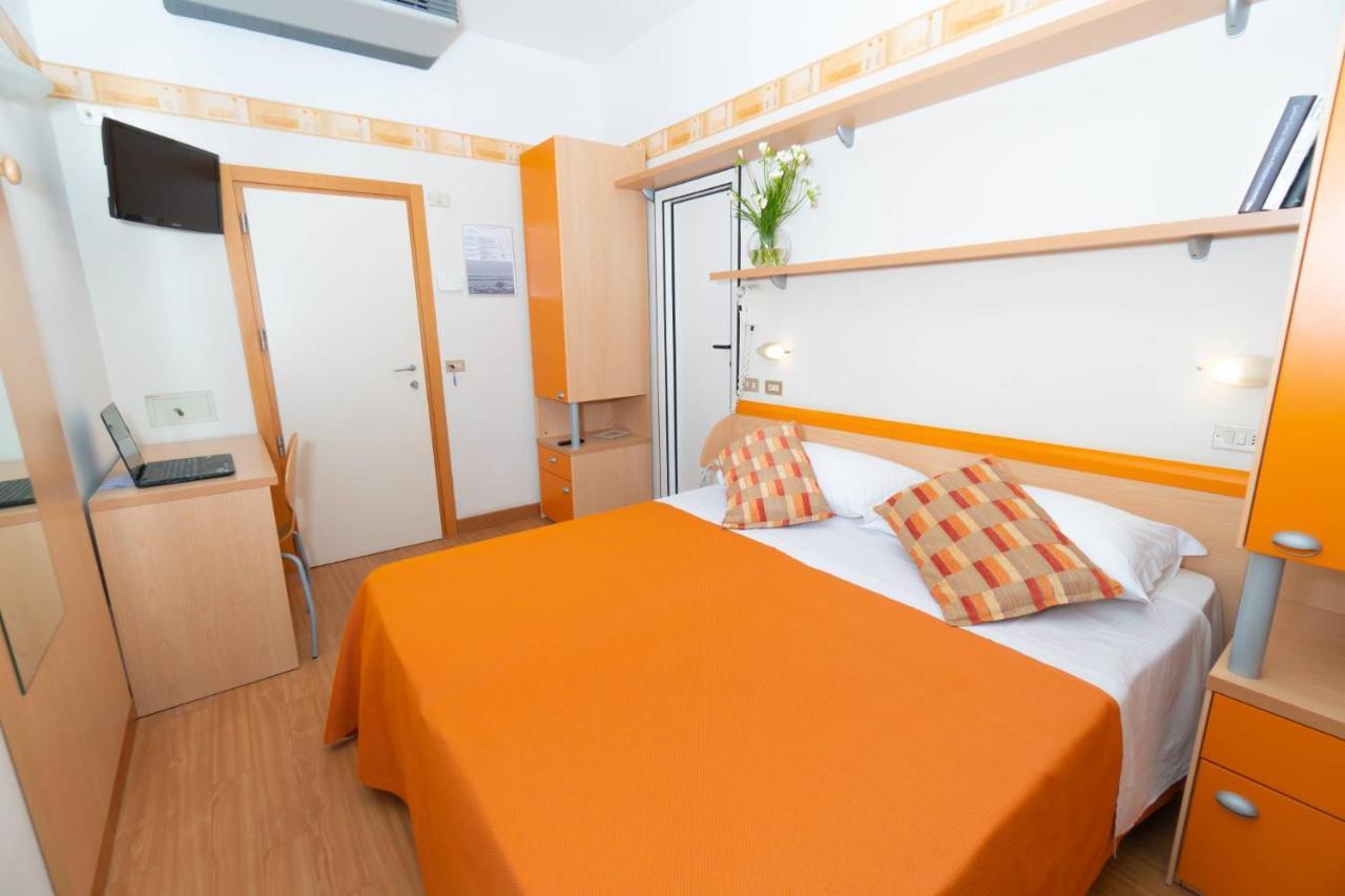 Hotel Sampaoli Белариа-Игеа Марина Екстериор снимка