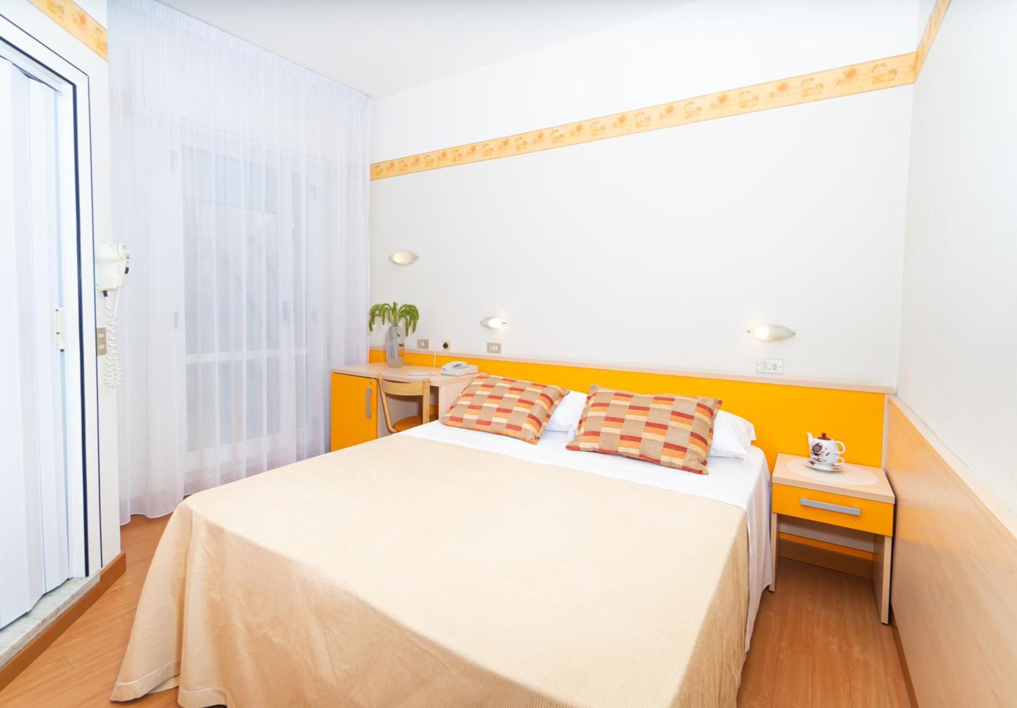 Hotel Sampaoli Белариа-Игеа Марина Екстериор снимка