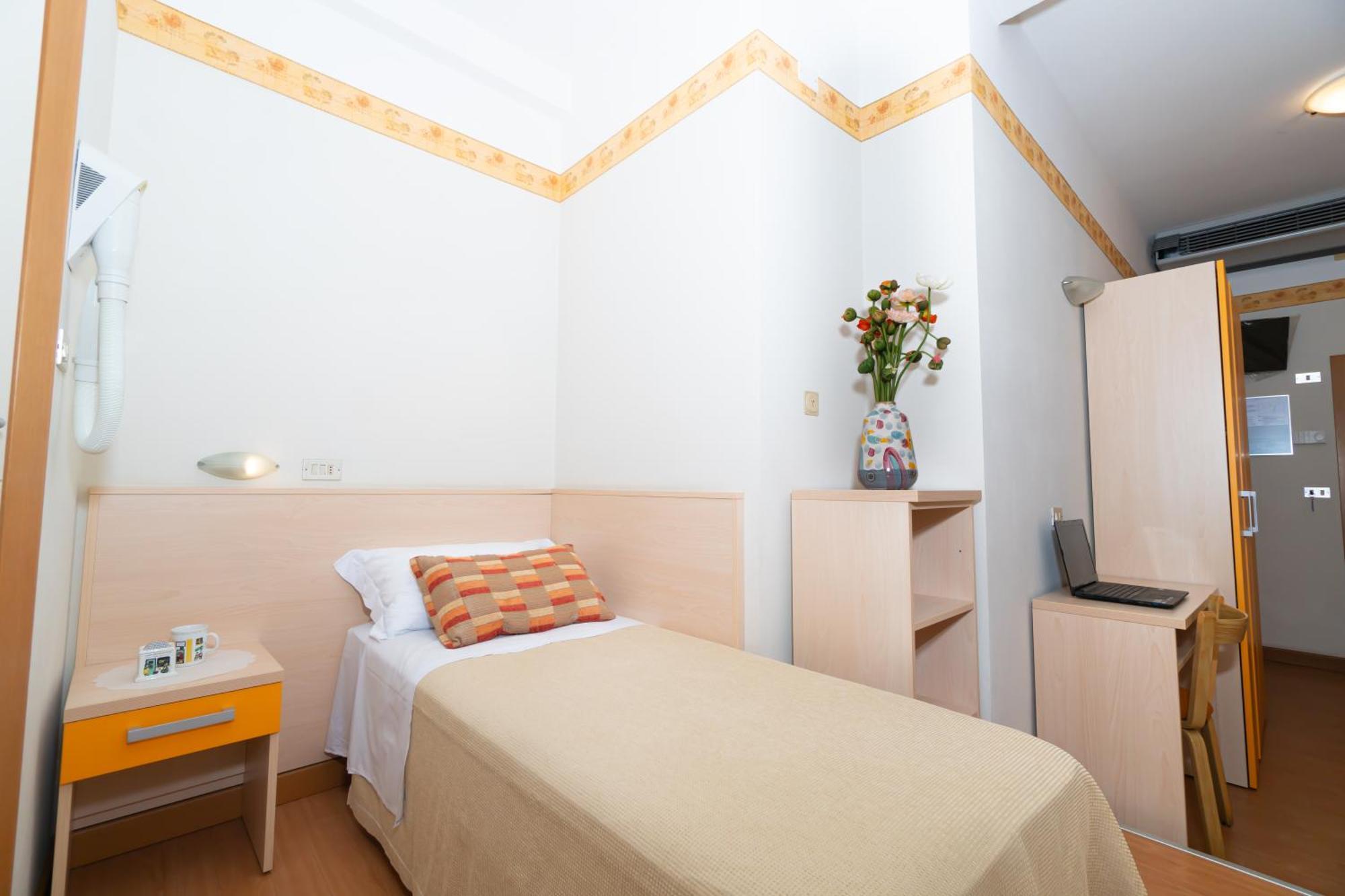 Hotel Sampaoli Белариа-Игеа Марина Екстериор снимка