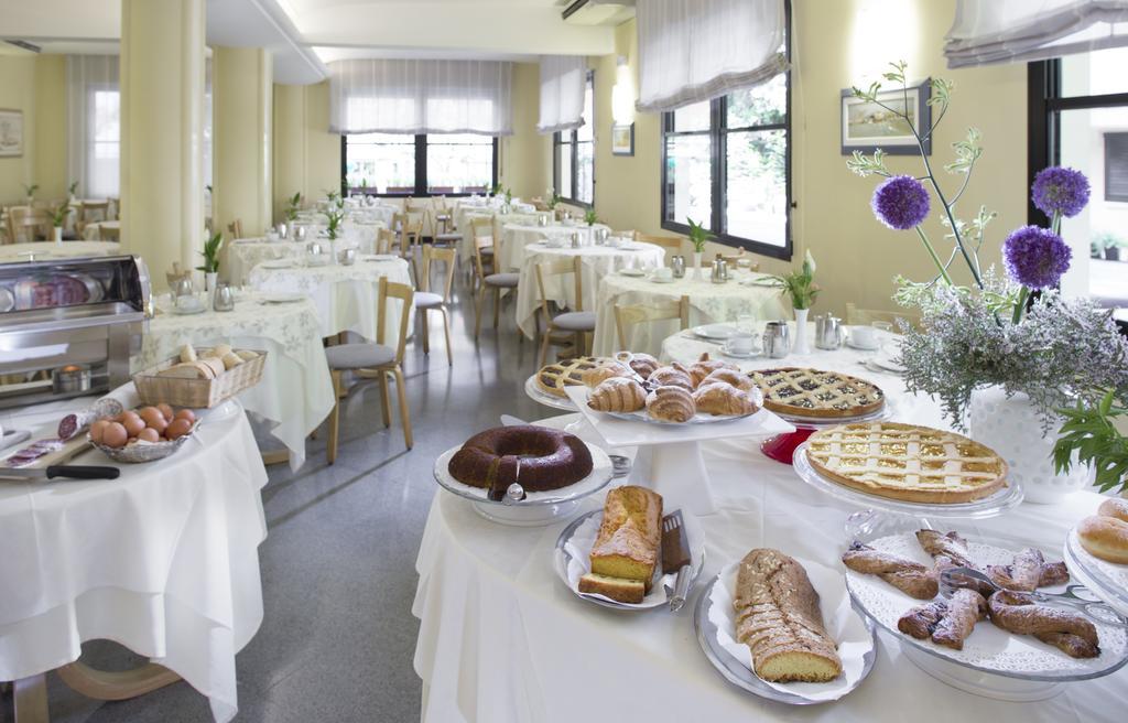 Hotel Sampaoli Белариа-Игеа Марина Екстериор снимка