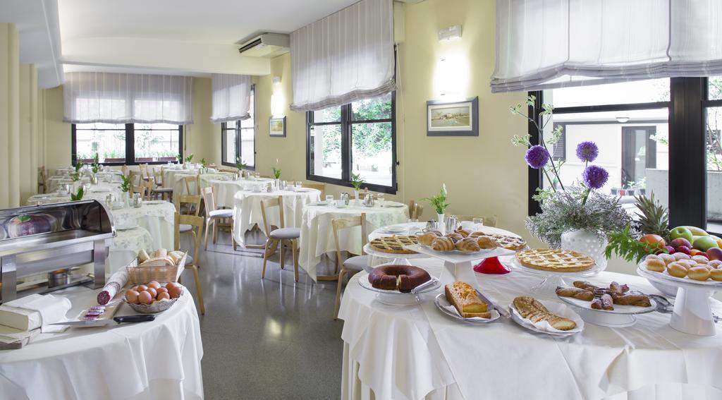 Hotel Sampaoli Белариа-Игеа Марина Екстериор снимка