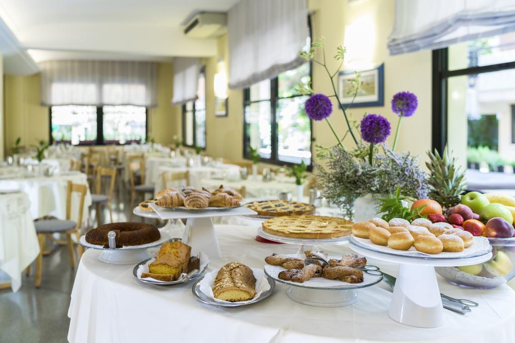Hotel Sampaoli Белариа-Игеа Марина Екстериор снимка